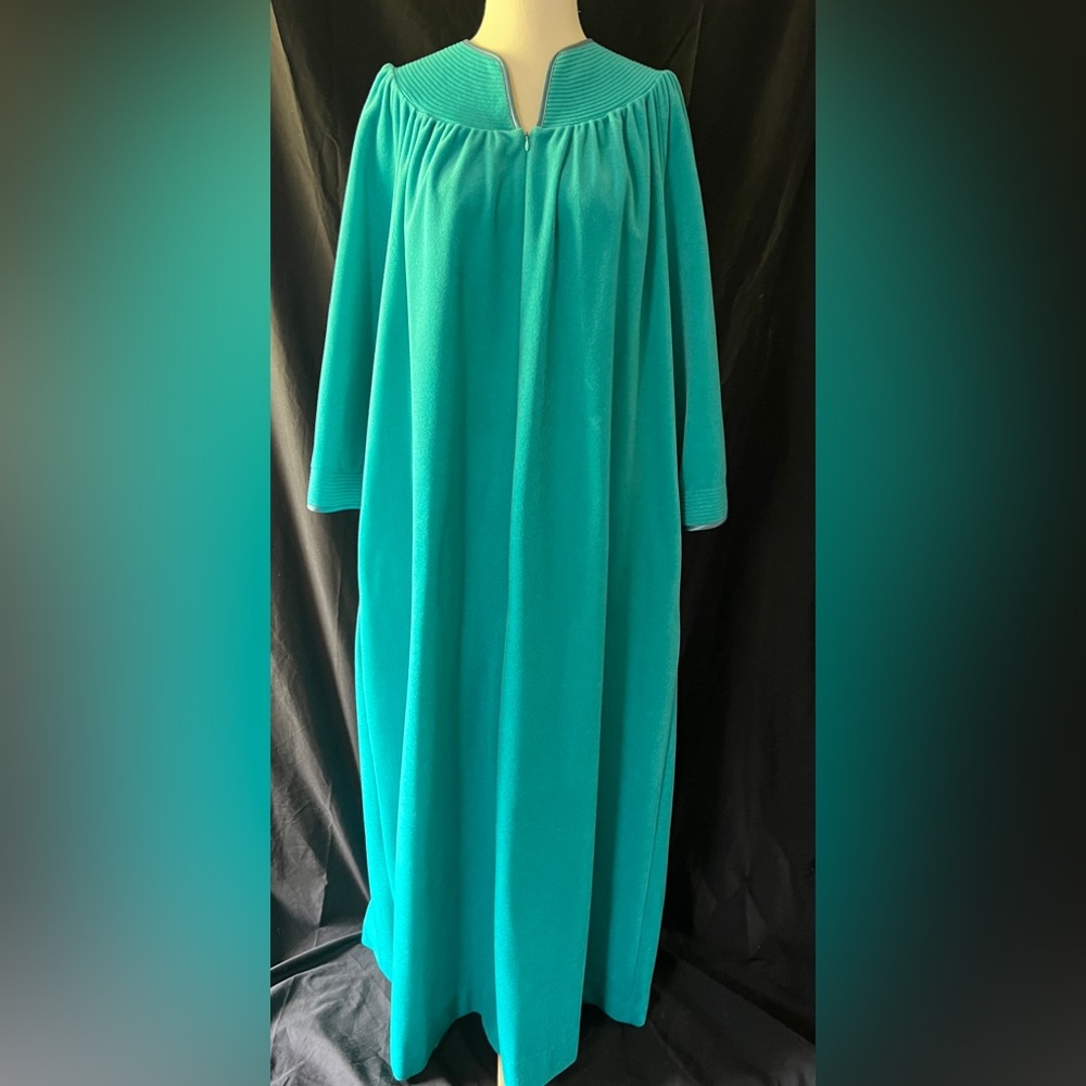 Evelyn Pearson Woman’s Housecoat Robe Full Zip Teal X-Large